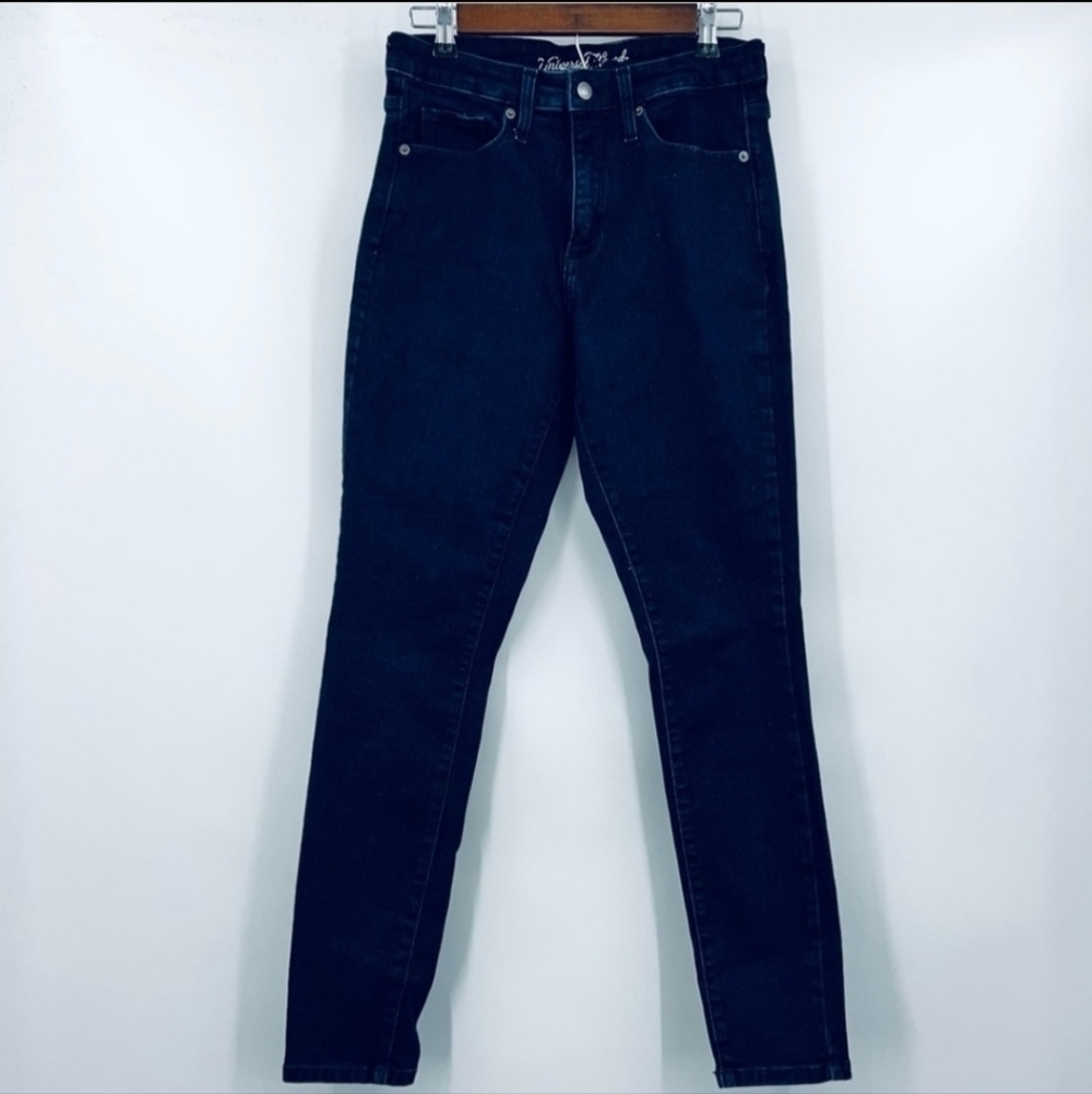 Universal Thread High Rise Skinny Dark Wash Denim Women’s Jeans 6 / 28S Short